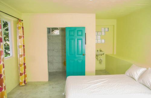 Las Cuevas Bed & Breakfast | Off-grid Zen Forest Den