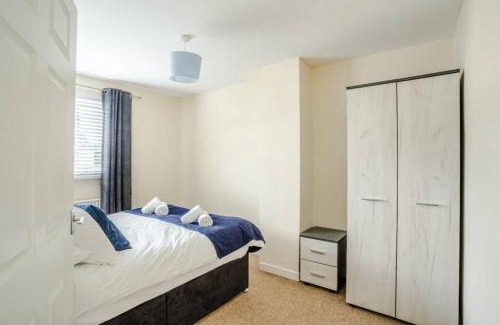 Pontlliw and Tircoed Apartment | Off Road Parking, Smart TV in Each Room!