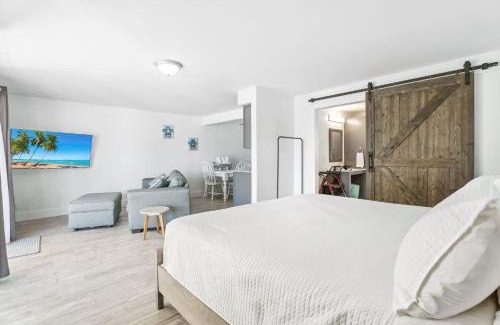 Saint James City Hotel | Off the Charts Inn
