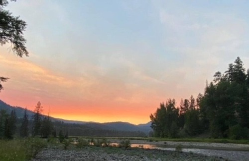 Beaverdell RV Rental | Off The Grid R&R On The Kettle Valley River