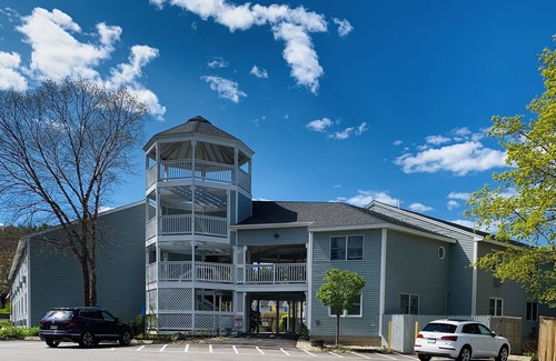 Ogunquit Condo | Ogunquit Condo Rental Ocean Towers! Wifi! Pool at complex! Walk2Beach!