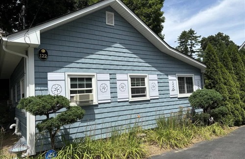 Ogunquit House | Ogunquit's Cottage! Easy Walk with the Family to Downtown and Beach!