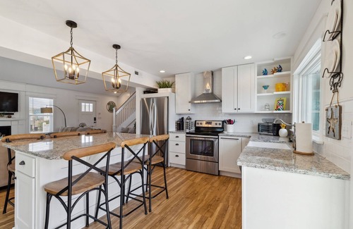 Sneads Ferry House | Ohana Oasis-Steps from the Beach