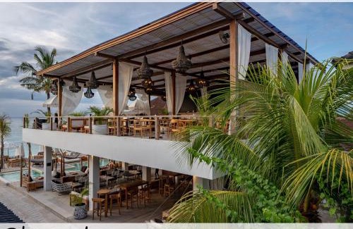 Jungut Batu Resort | Ohana's Beachfront Resort & Beach Club