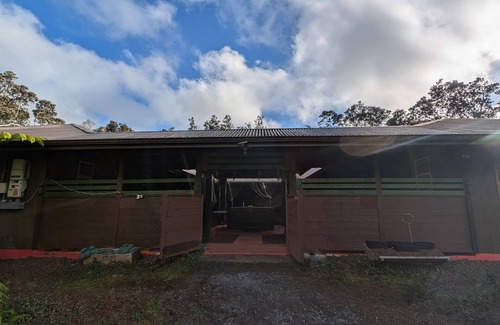 Volcano Apartment | Ohia Lehua Hideaway, Ohia Lehua Hideaway at Lotus on Jade - Clean room in the forest