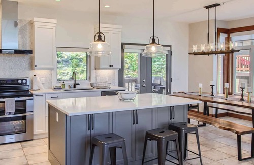 Big White Ski Resort House | Okanagan - Moonshine Crescent 365