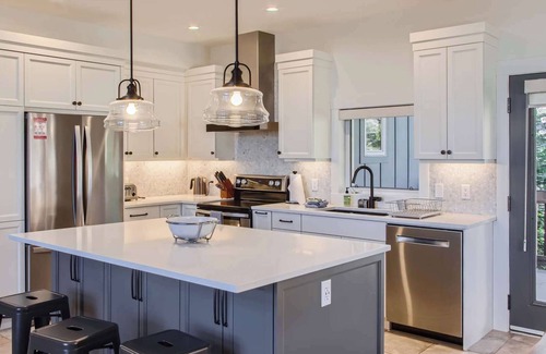 Big White Ski Resort House | Okanagan - Moonshine Crescent 365