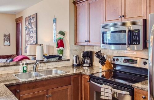 Big White Ski Resort Condo | Okanagan - Stonegate Resort Unit C103