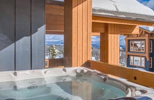 Big White Ski Resort Condo | Okanagan - Stonegate Resort Unit A102