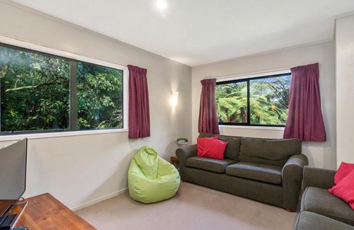 Okere Falls House | Okere Retreat - Pet Friendly Okere Falls Home