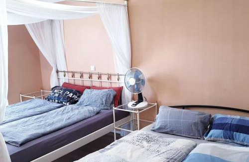 Munchen District Apartment | Oktoberfest & CityCenter, ICM Full 2-BathRm 15 min 2-BedRm 2-BathRm, by ICM Exhibition Center, direct Metro-SBahn or drive 15 min to City Center, free Parking, Balcony