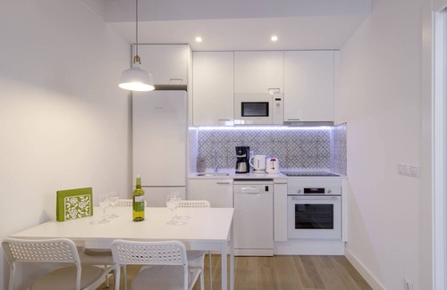 Collblanc y La Torrassa Apartment | OLA LIVING CALID ATTIC