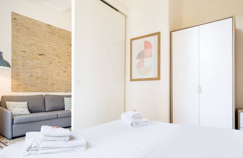 L'Hospitalet de Llobregat Apartment | Olala Design Apartment 3.4 | 10m Pl.España