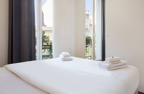 L'Hospitalet de Llobregat Apartment | Olala Design Apartment 3.4 | 10m Pl.España