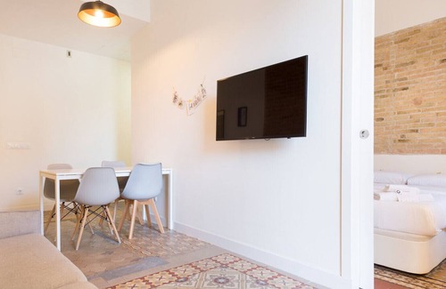 L'Hospitalet de Llobregat Apartment | Olala Design Apartment 3.3 | 10m Pl.España