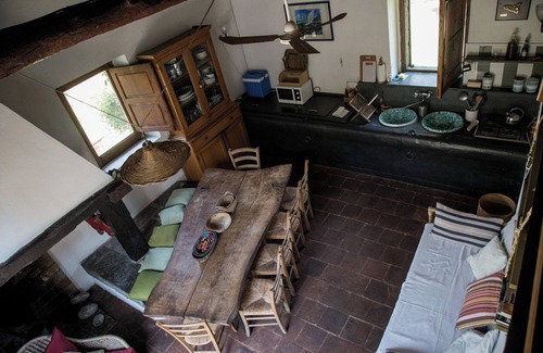 Archi House | Old barn surrounded by greenery a few meters from the sea in le ripe estate