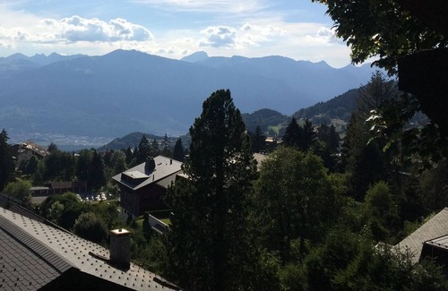 Villars-sur-Ollon Ski Chalet | Old chalet with lots of charm and panoramic view