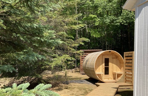 Sainte-Beatrix Ski Chalet | Old Chapel in the forest with Sauna and SPA