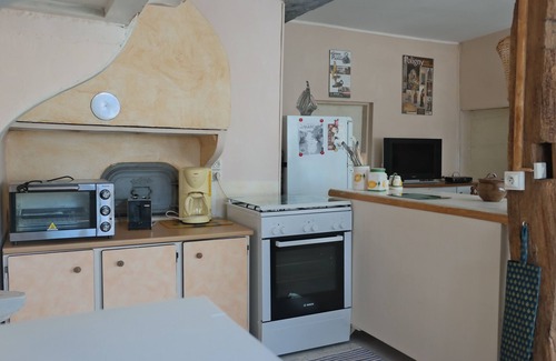 Abergement-le-Grand House | Old farm from Jura with individual entrance, for 5 persons. Quiet shaded village