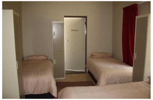 Lephalale House | Old farmhouse for 3 in Limpopo Province