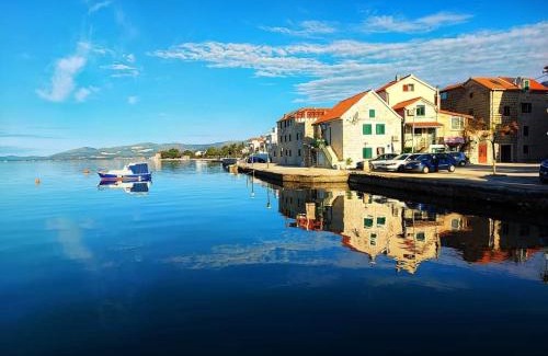 Kastel Kambelovac House | Old Fisherman House