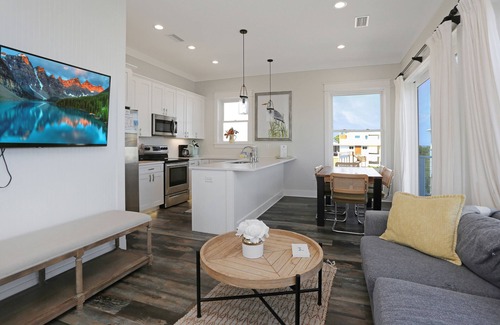 Indian Pass House | Old Florida, Near Boat Launch, St Vincent Island, Beach Front ~ Fisherman's Cove