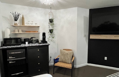 Regional District of Nanaimo Condo | Old Forest Resort Suite + Hot Tub + Pool + Sauna + Beach in Vancouver Island