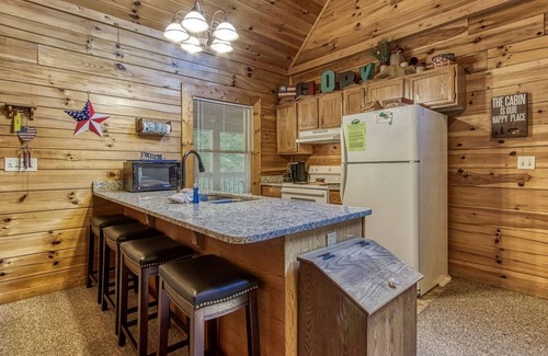Sevierville Cabin | Old Glory - WIFI, Hot Tub, Game Room, Free Attraction Tickets!