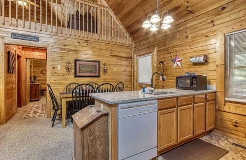 Sevierville Cabin | Old Glory - WIFI, Hot Tub, Game Room, Free Attraction Tickets!