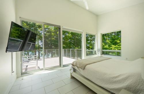 Traverse City House | Old Mission Peninsula Luxury on West Bay