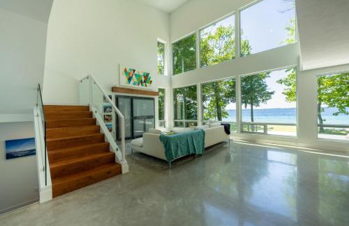 Traverse City House | Old Mission Peninsula Luxury on West Bay