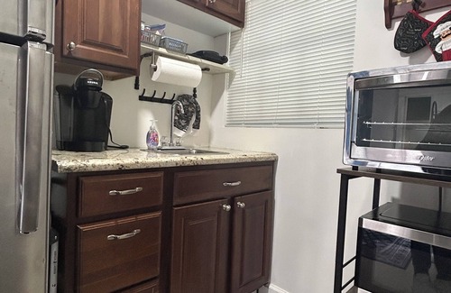 Old Northwood Historic District Apartment | Old Northwood Cabana