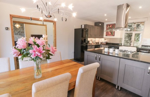 Manod House | OLD POST OFFICE, family friendly in Blaenau Ffestiniog