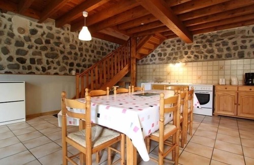 Arlempdes Cottage | Old rectory with 3 bedrooms at the foot of a medieval fortress