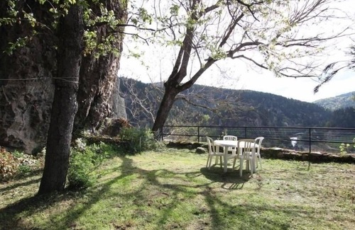 Arlempdes Cottage | Old rectory with 3 bedrooms at the foot of a medieval fortress