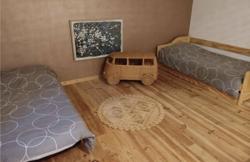 Chateaurenard Other | Old stable, completely renovated into a bright, comfortable apartment