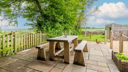 Upton Cheyney House | Old Stables, Little Ballthorns Farm