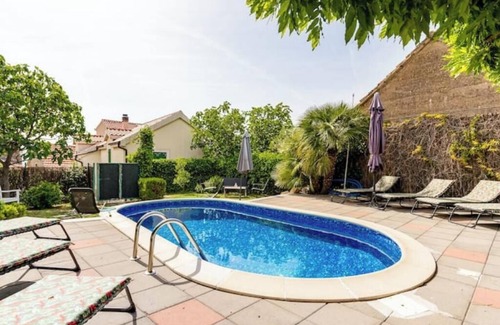 Mravince House | Old Stone House with private Swimming Pool.nn