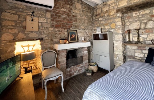 Urla House | Old Stone House with Private Garden Close to Urla City Center