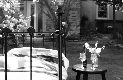 Clyde Cottage | Oldest stone cottage in clyde