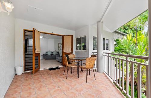 Palm Cove Apartment | Oliva St 2 Bedroom Palm Cove Apartment