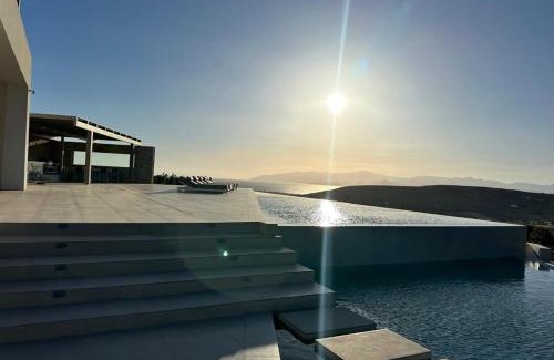 Paros Villa | Olive Breeze Villa , Naousa