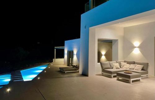 Paros Villa | Olive Breeze Villa , Naousa