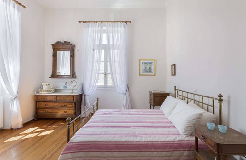 Paleopolis House | Olive Garden | Neoclassical in the heart of Chora