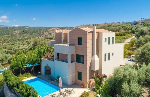 Gerani Villa | Olive villa private pool,near taverns