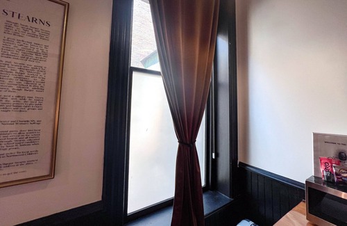 Downtown - Waterfront House | Oliver Inn | Suite 18 | Sarah Burger Stearns