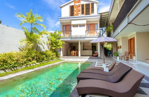 Batu Bolong House | Olivia Guesthouse by ecommerceloka