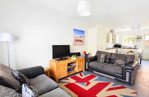 Portland Cottage | OLYMPIC COTTAGE, pet friendly, with a garden in Fortuneswell
