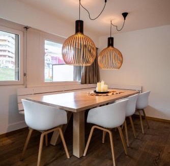 Saint-Pierre-de-Clages Apartment | Olympic R2 - pied des pistes - carless holidays!