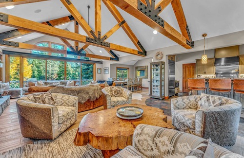 Olympic Valley House | Olympic Valley Getaway with Hot Tub & 2 Wet Bars